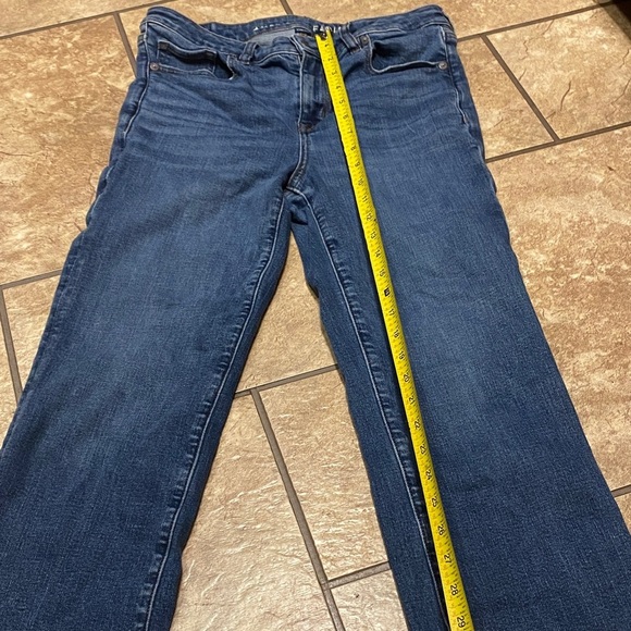 American Eagle Outfitters Size 8 Stretch Straight Leg Cropped Jeans - Picture 3 of 13